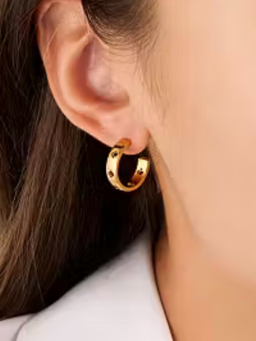 Kate Spade  Cut To The Chase Spade Huggies Earrings in Gold Color - NWT - Picture 5 of 5